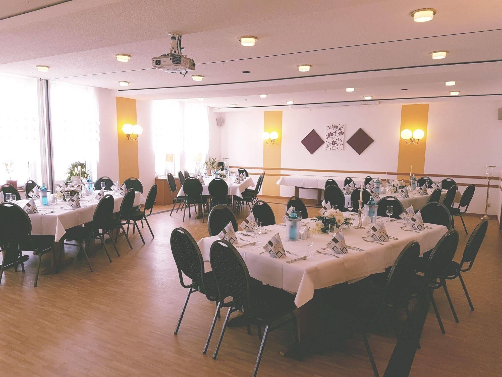 Hotel & Restaurant Wilhelm Von Nassau Diez Bagian luar foto