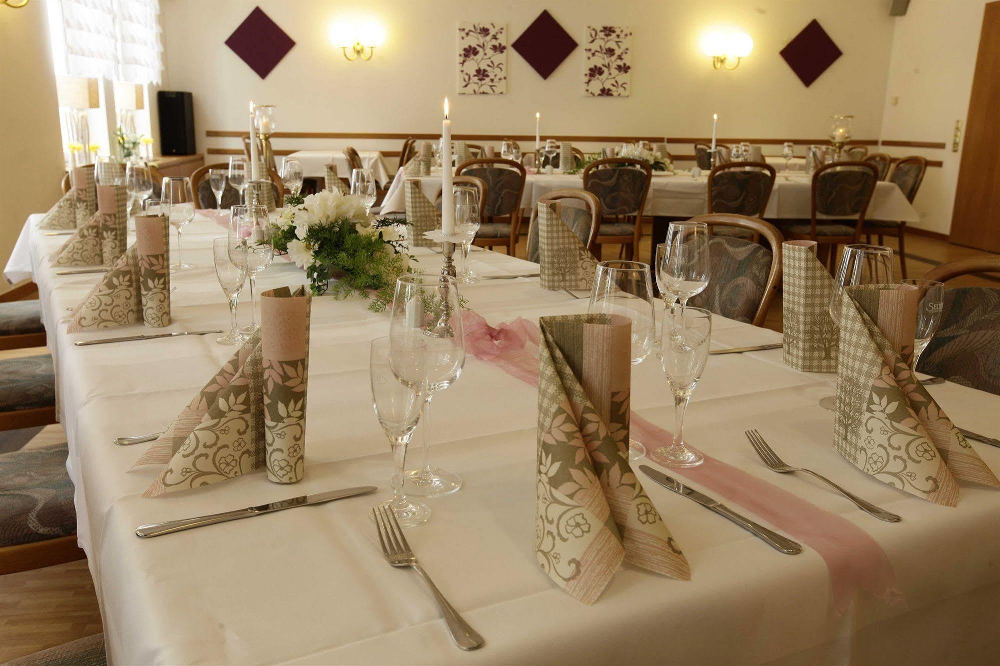Hotel & Restaurant Wilhelm Von Nassau Diez Bagian luar foto